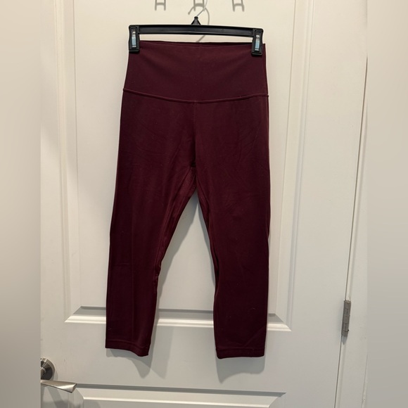 Lululemon Reveal Tight Mindful Motion Sz  M Deep Ruby Seamless - Picture 1 of 3